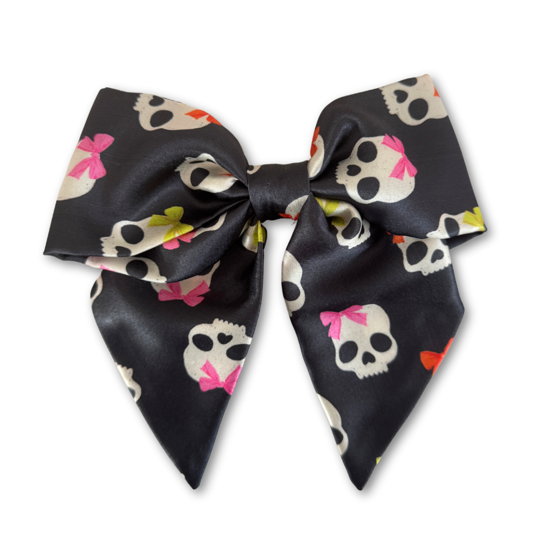 NEW - Sassy Skulls Short Tail Hair Bow