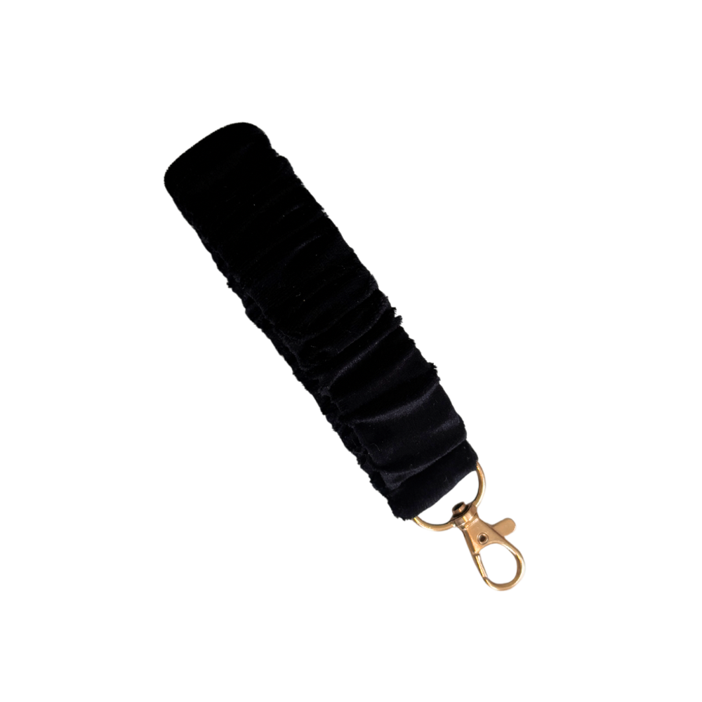 Black velvet scrunchlet