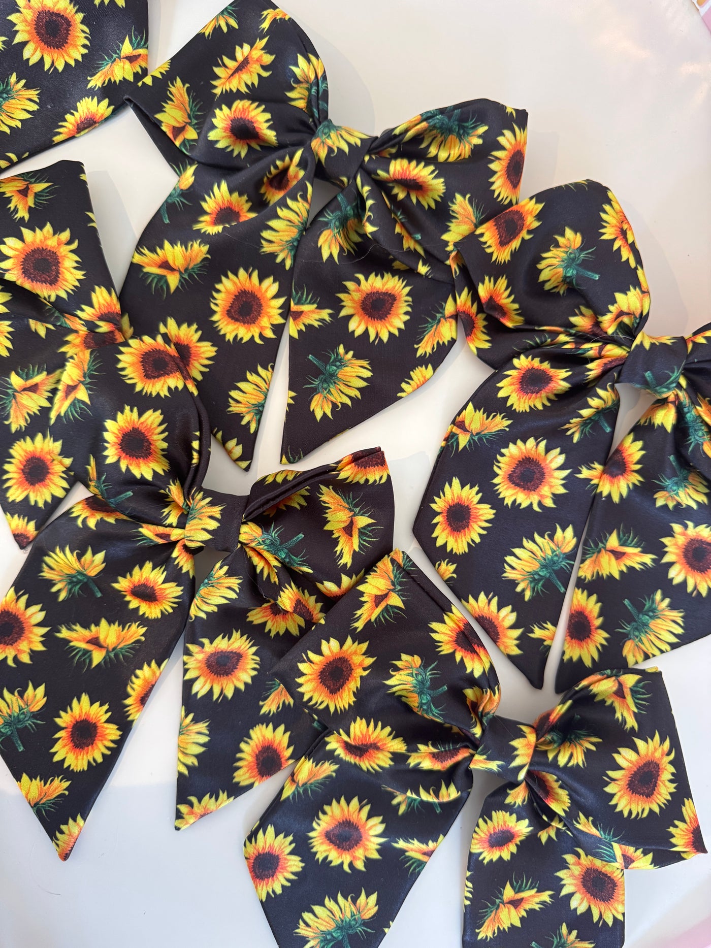 NEW - Sunflowers Short Tail Hair Bow