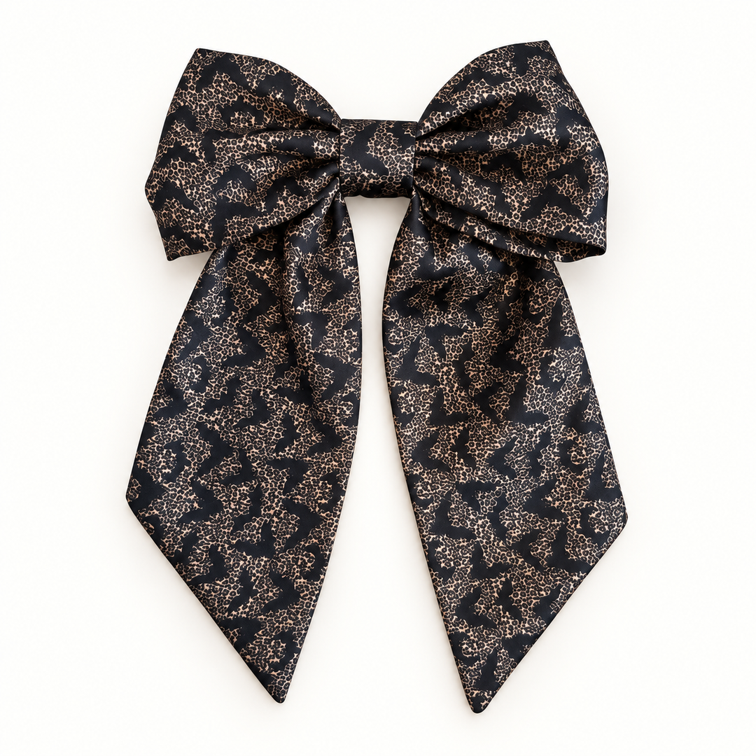 Leopard bats short tail bow