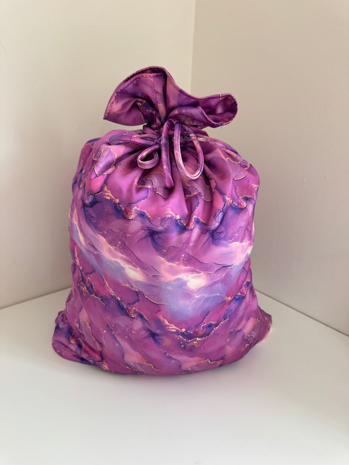 Marble Amethyst Scrunchie Bag