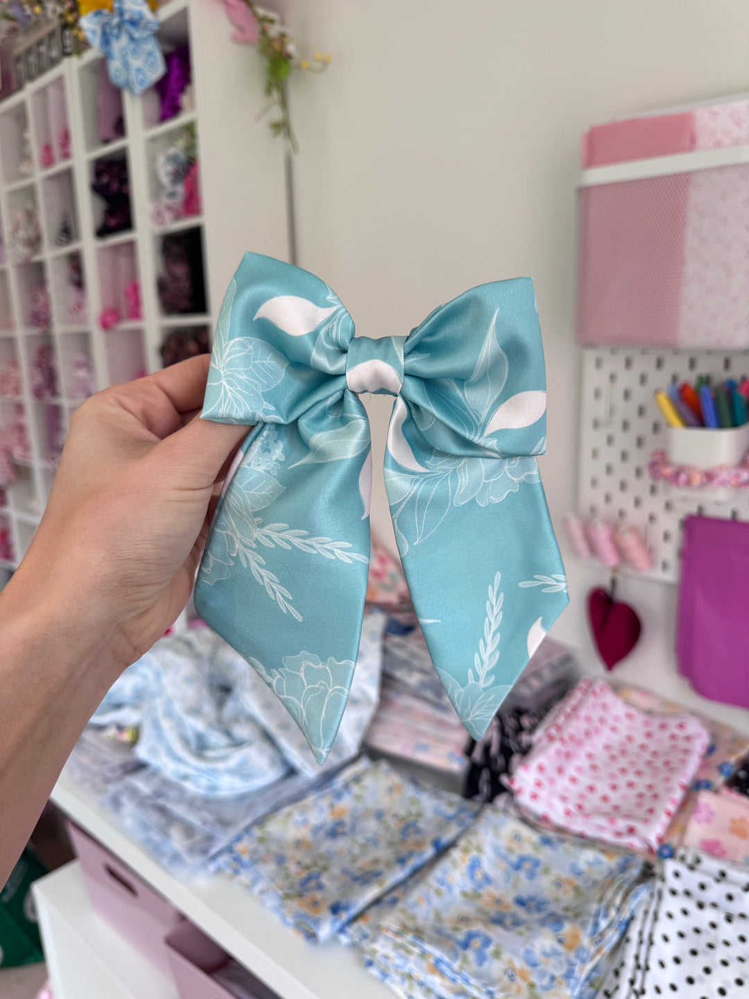 Aqua Leaf Short Tail Bow