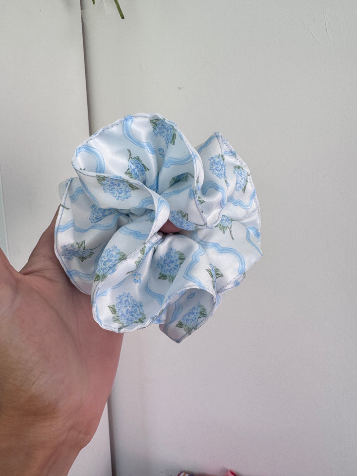 Hamptons double frill scrunchie