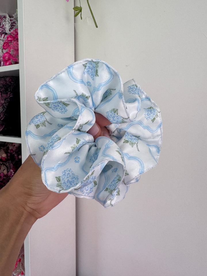 Hamptons double frill scrunchie